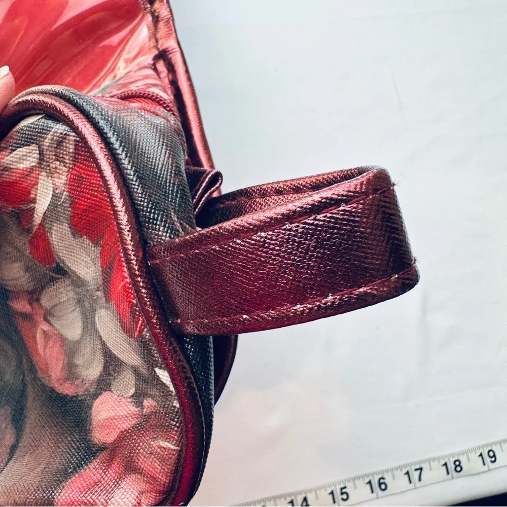 Kenneth Cole Cosmetics Travel Bag with Floral‎ Design